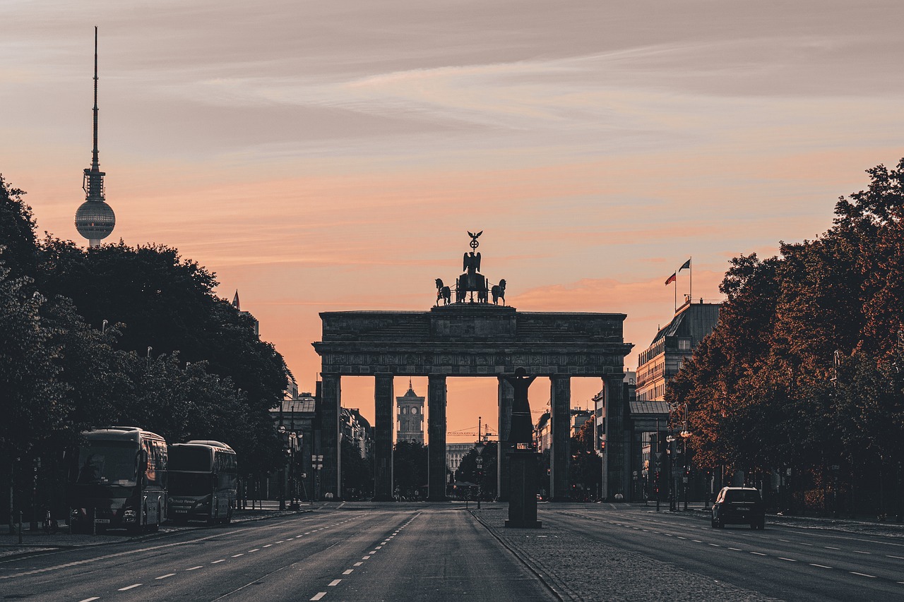 berlin road 6975808 1280 1
