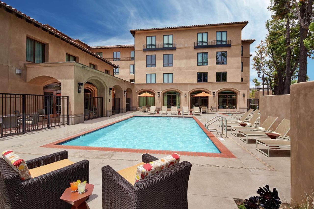 San Diego: Beautiful Hilton Garden Inn San Diego Old Town from only $ 225 per night/room (32% Off) 2 hilton