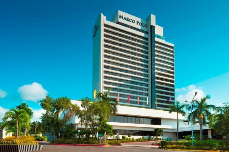 Philippines, Cebu: Luxury 5-star Marco Polo Plaza Hotel from only $40 per night/room – 28% Off!