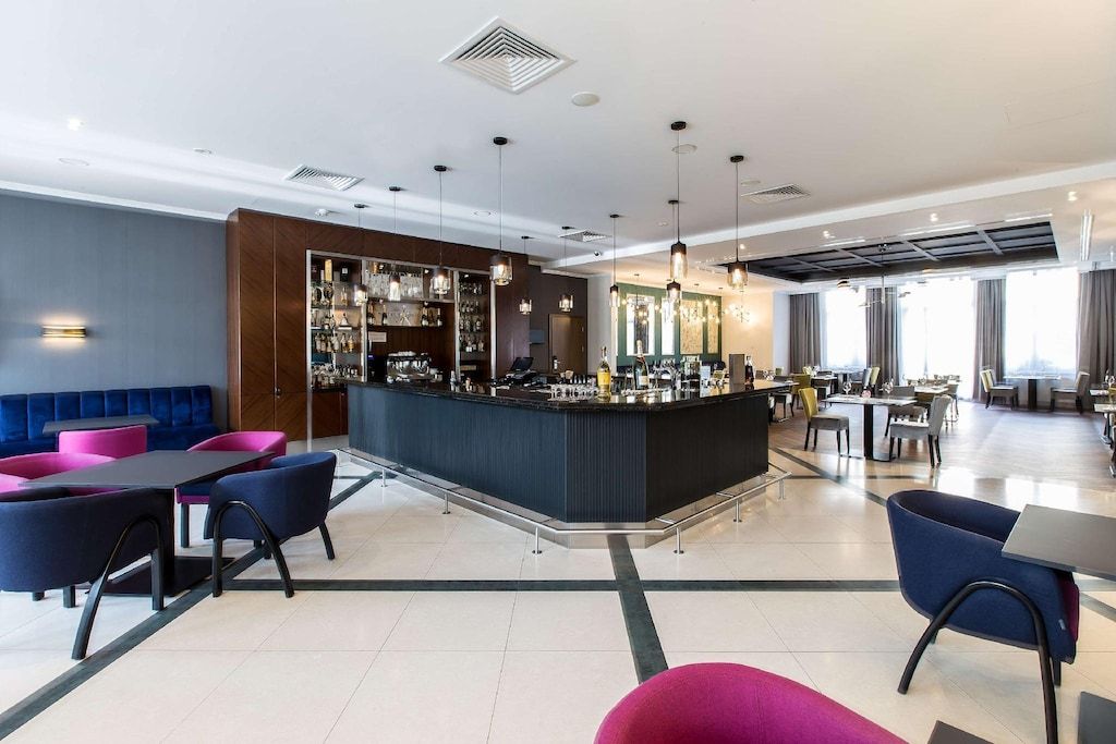 Wroclaw, Poland: Luxury 5* Radisson Blu Hotel Wroclaw from only €62 per room/night (26% OFF)! 2 Radisson Blu Hotel Wroclaw bar