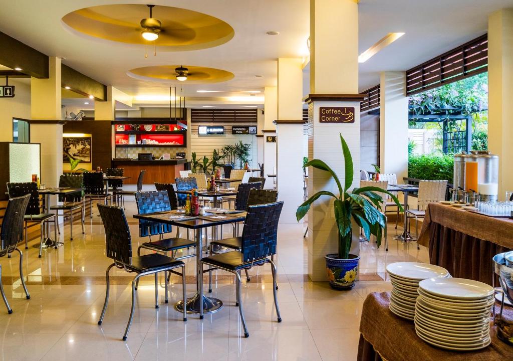 FREE HOTEL STAY: Comfortable 3-star Hotel in Chiang Mai, Thailand (Member only) 3 Sakulchai Place37